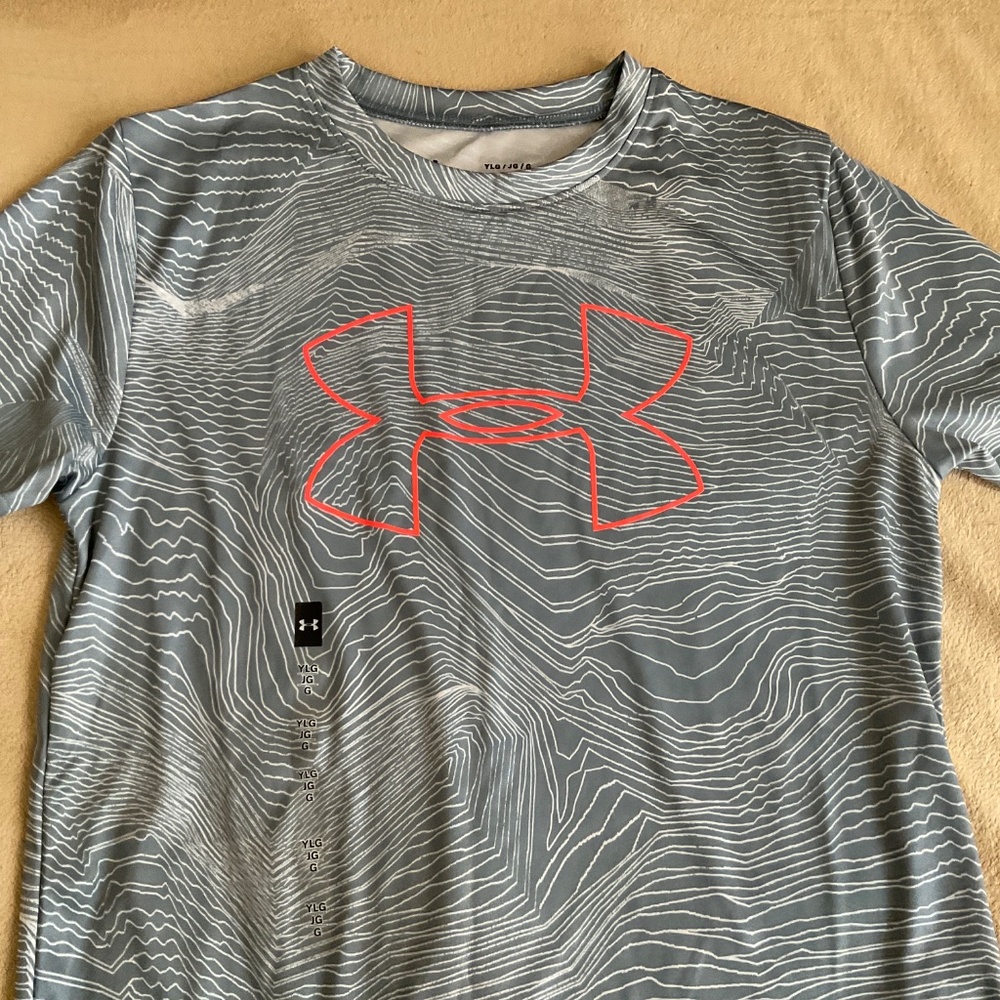 Under Armor boys new T-shirt - Picture 4 of 4